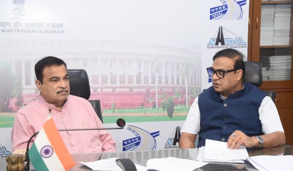 নীতিন গাডকাৰীৰে হিমন্ত বিশ্ব শৰ্মাৰ বৈঠক-বানত ক্ষতিগ্ৰস্ত ৰাষ্ট্ৰীয় ঘাইপথৰ পুনৰ নিৰ্মাণ