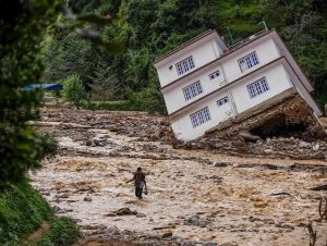 নেপালৰ জলপ্ৰলয়ত মৃত্যুৰ সংখ্যা ৯০০ পাৰ, ষষ্ঠ দিনতো সন্ধানহীন ৪,০০০ৰো অধিক