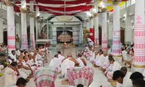 ঢেকীয়াখোৱা বৰ নামঘৰত বানপীড়িতৰ বাবে বিশেষ প্ৰাৰ্থনা