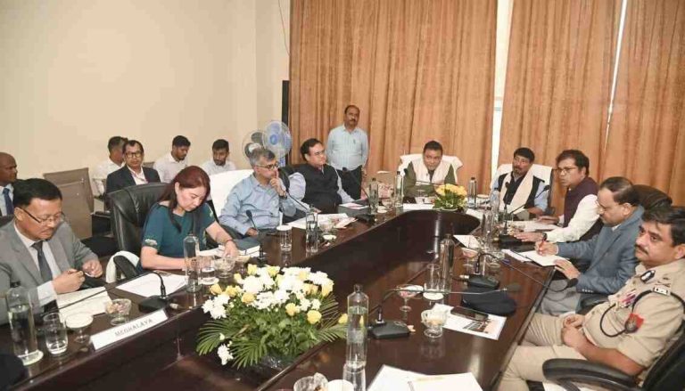 অসম-মেঘালয় পৰ্যটক টেক্সি সমস্যাৰ সমাধানত যৌথ গ্ৰীভেন্স কমিটি