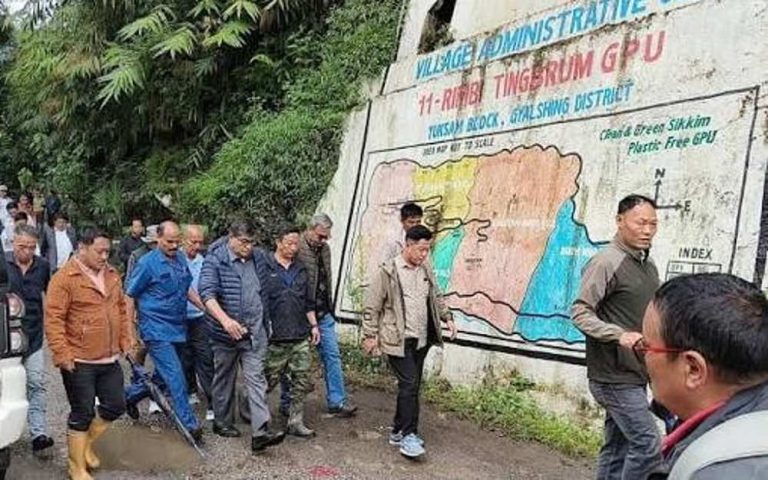 ৰিম্বি-টিমৰঙত ভূমিস্খলন ক্ষতিগ্ৰস্তক বিজেপিৰ সহায়