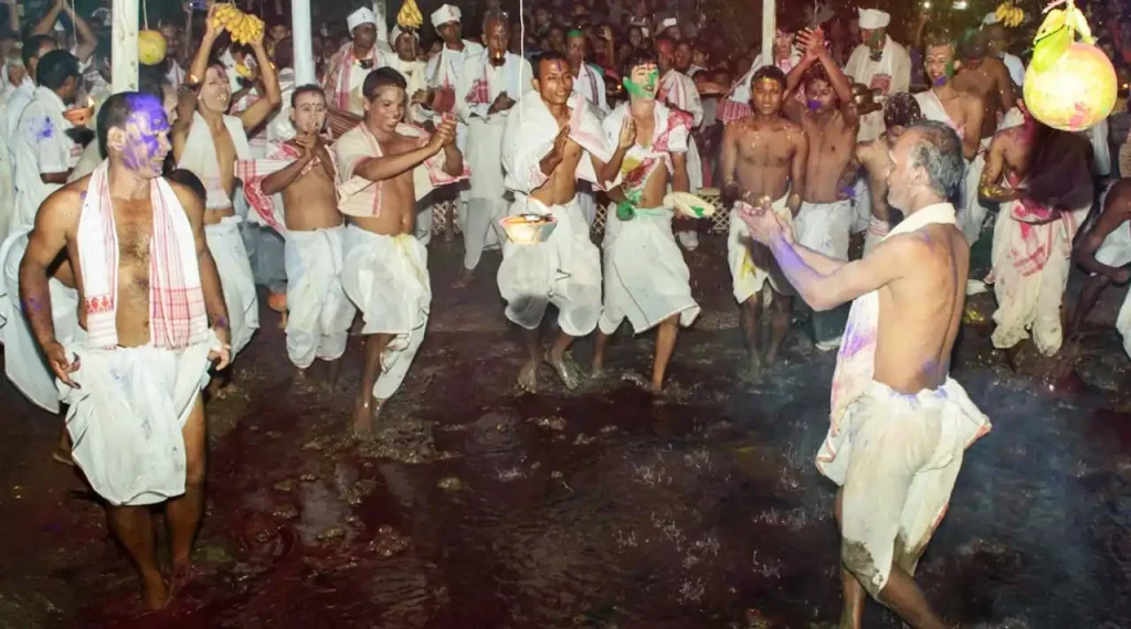 জামুগুৰিহাটৰ পাতলৰচুকত সামৰণি পৰিল ২৭১ বছৰীয়া ঐতিহাসিক বোকাখেচা ভাওনা
