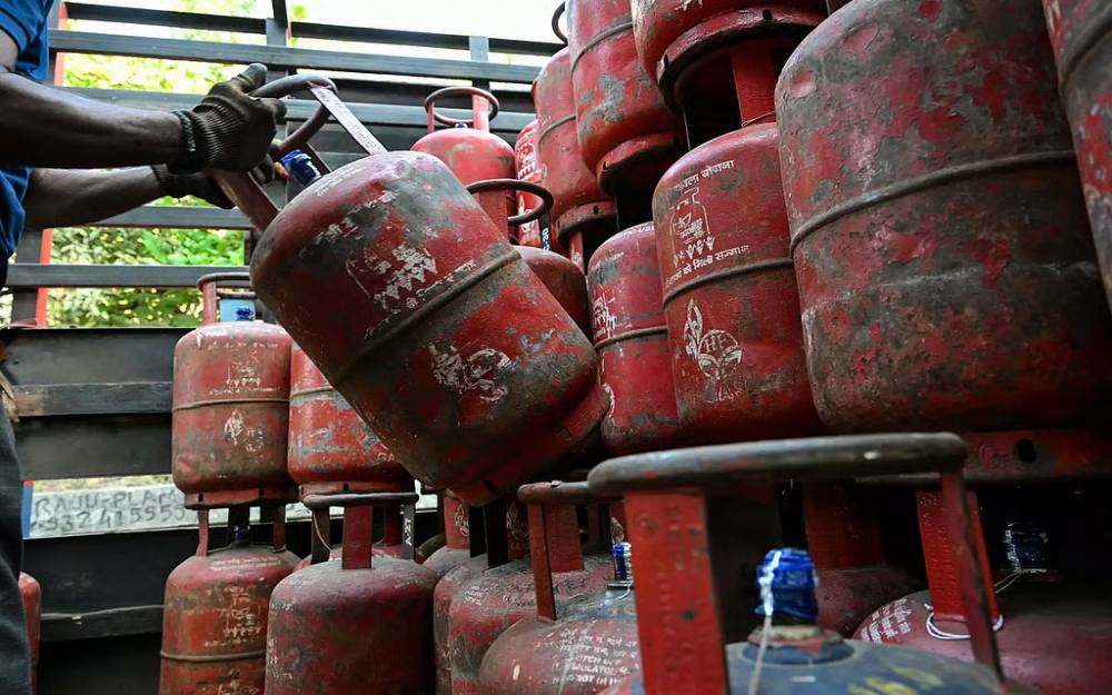 মাৰ্ঘেৰিটাত LPG বিতৰণত অমিল, ২৮২ চিলিণ্ডাৰৰ হিচাপত গৰমিল