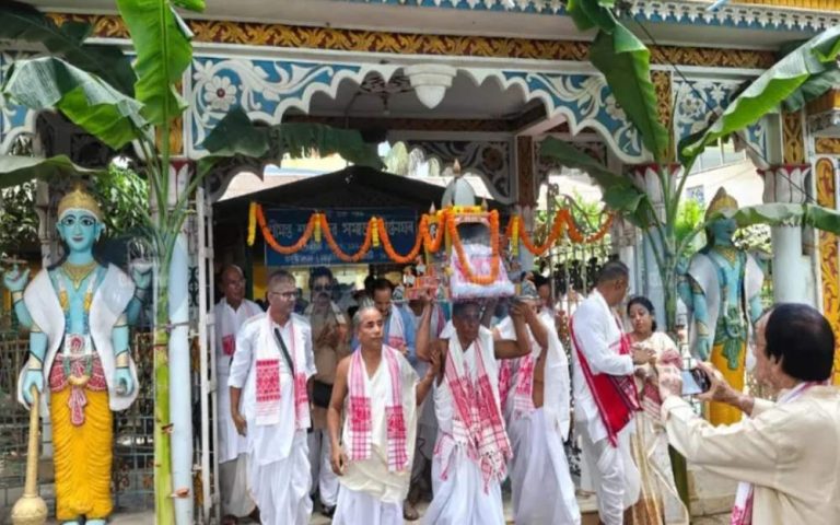 নাম-কীৰ্তনেৰে শংকৰদেৱৰ আবিৰ্ভাৱ তিথি পালন