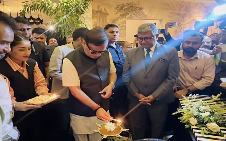 গুৱাহাটীত জিঞ্জাৰ হোটেল উদ্বোধন, মৰাণ-মটকৰ সৈতে বৈঠক
